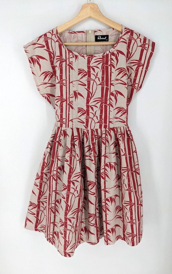 Revival Fit & Flare Dress Sz 8 Red Cream Bamboo Print Linen Cotton