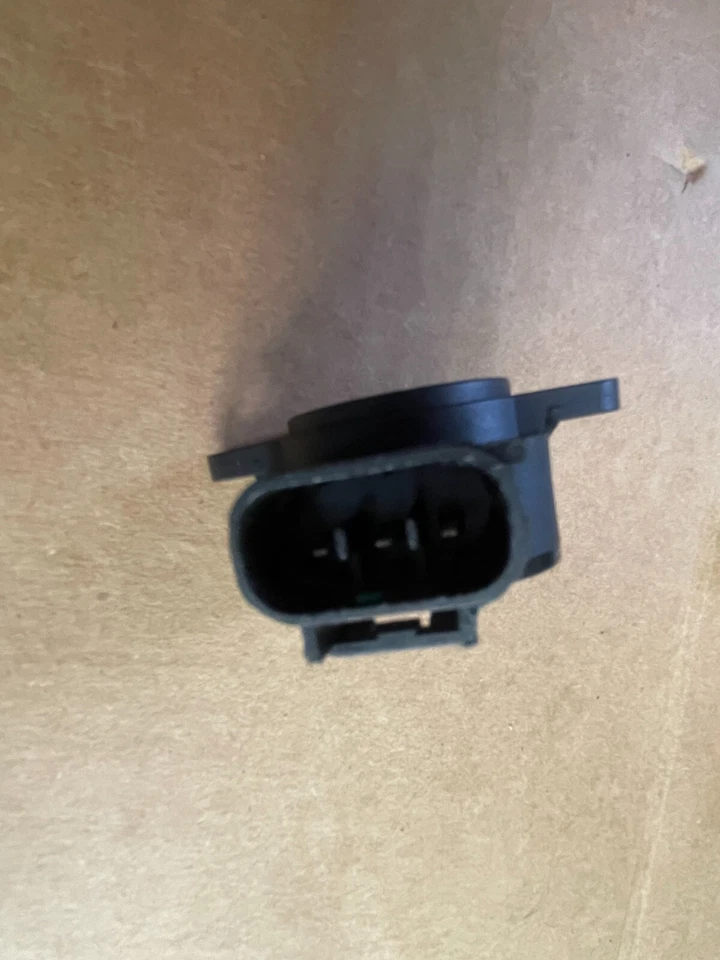 Sensor de posición del acelerador TH240 Echo 00-05 Matrix 03-06 Vibe 03-06 Foto 3 de 4