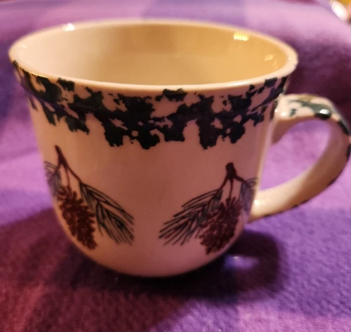 Tienshan Folk Craft Pinecone Holiday Log Cabin Mugs - Sponge ware