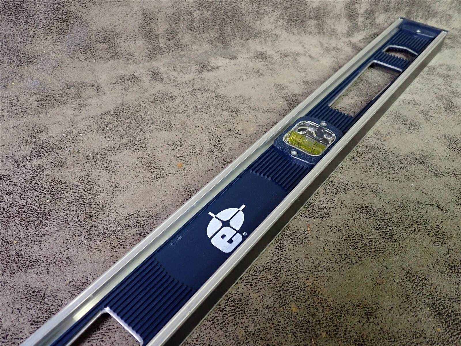 NEW Empire 581-48 48" 3 Vial Aluminum Magnetic Level (Q8)