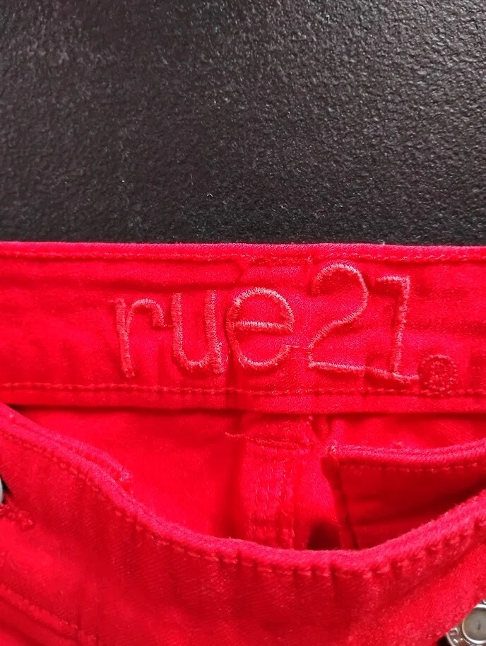 Pantalones cortos para mujer RUE 21 elásticos rojos de alto desperdicio talla: 11/12 Foto 3 de 4