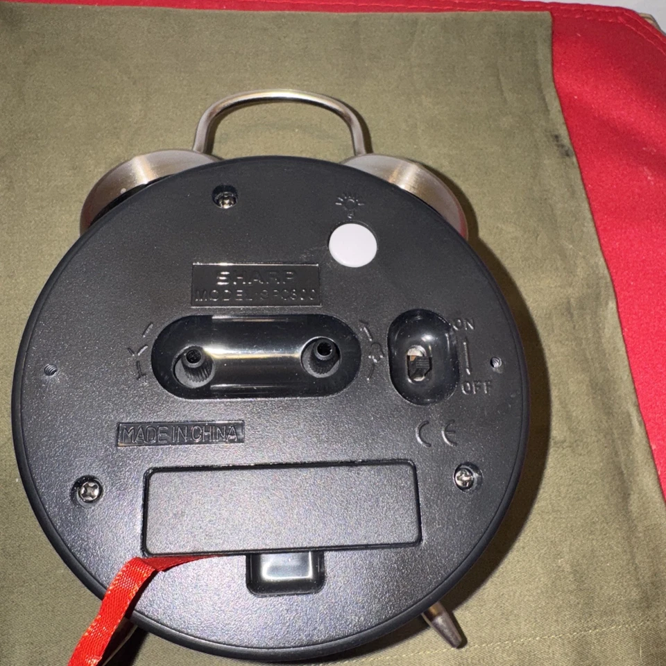 Old Fashioned Sharp Quartz Model SPC800 Alarm Clock Silver Twin Bells - Tested - Image 4 of 4