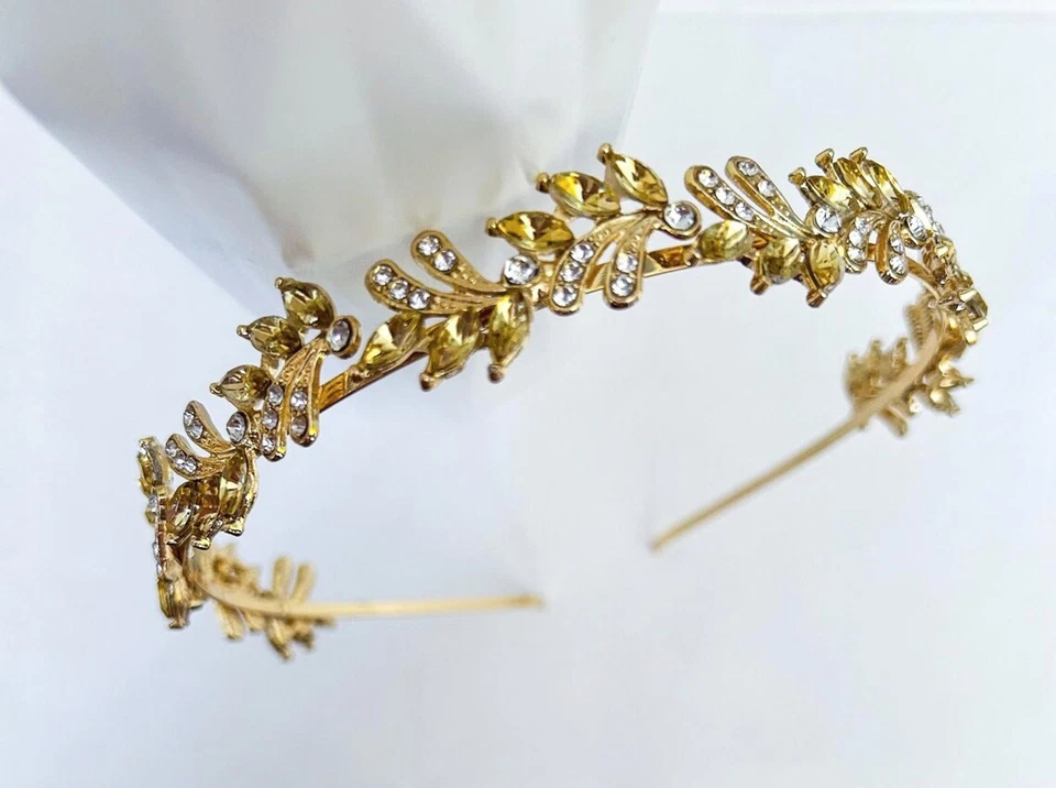 Diadema/tiara nupcial de oro amarillo de 18 quilates con diamantes talla brillante para mujer 1 pieza Foto 3 de 4