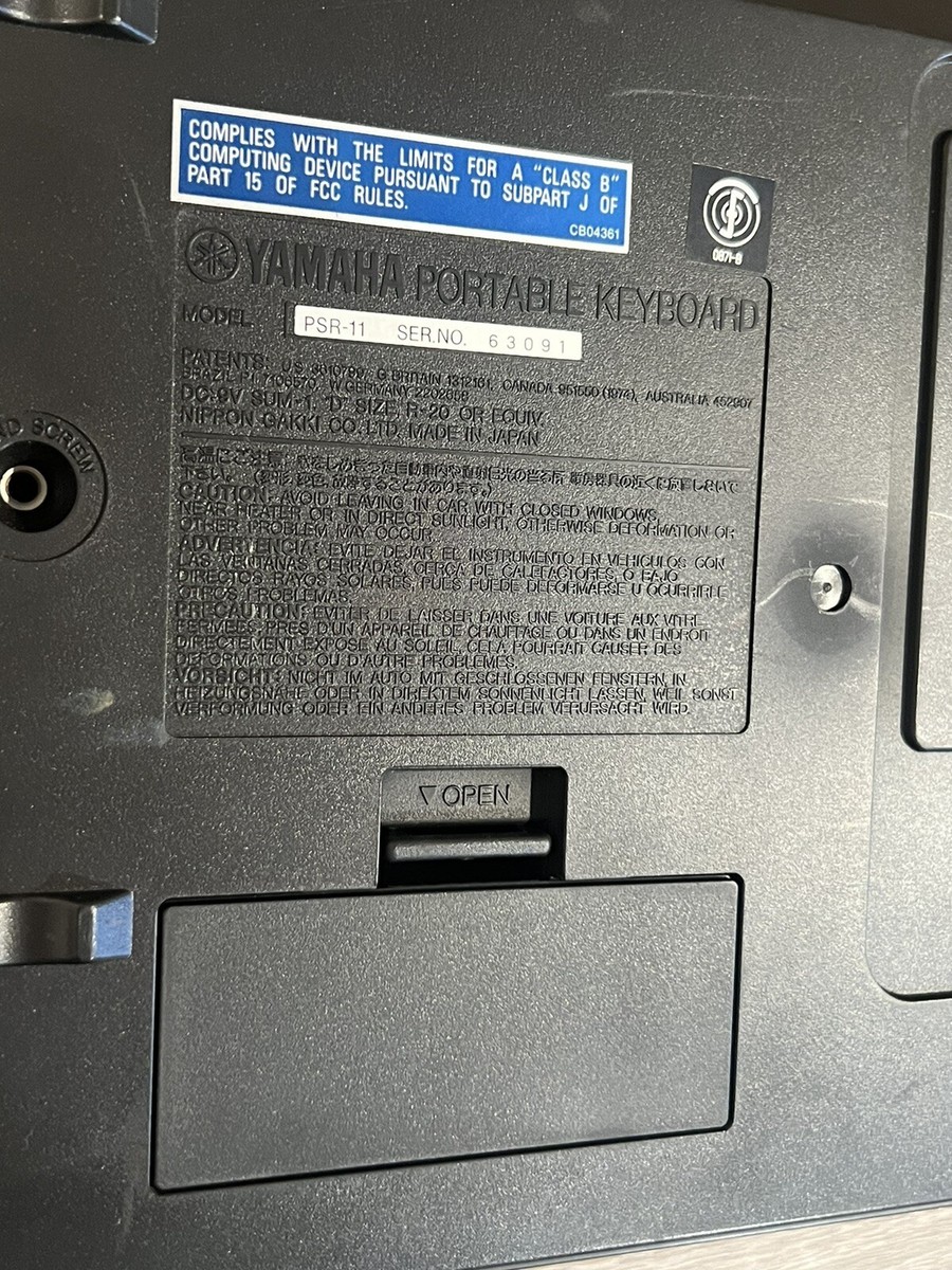 Yamaha Psr-11 Keyboard Electronic Synth Piano Portatone Vintage 49