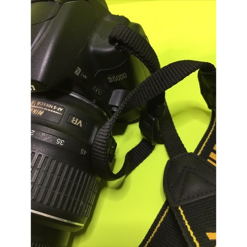 Nikon D5000 W/ 2 Kit Lenses and Accessories - Picture 7 of 12