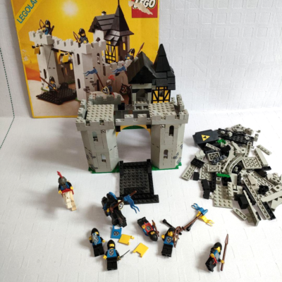 Lego Castle Series Black Falcons Knights Castle 6073 Vintage No