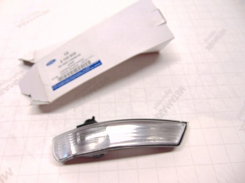New Genuine Focus 2014-2019 Right Door Wing Mirror Indicator Lens 2100809 - Picture 3 of 4