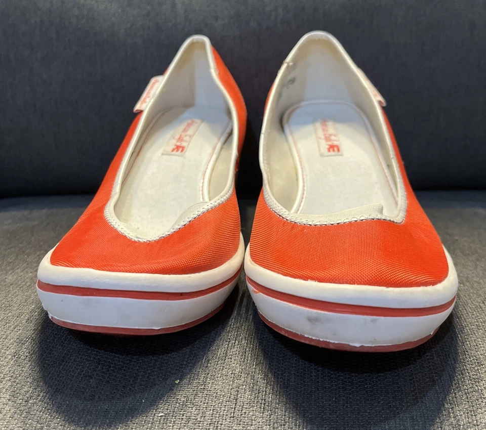 American Eagle shoes women Size 8 red white canvas wedge slip on - Image 4 of 4