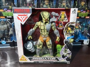 LANARD 12â CLASSIC PREDATOR Battle Action Figure 2021 Walmart Exclusive in hand 48242313724 | eBay