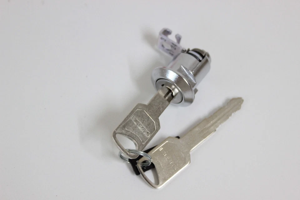 Juego de bloqueo trasero asiento trasero con llaves 95700-14810 para SUZUKI GSXR GSXS 600 750 1000 Foto 2 de 4