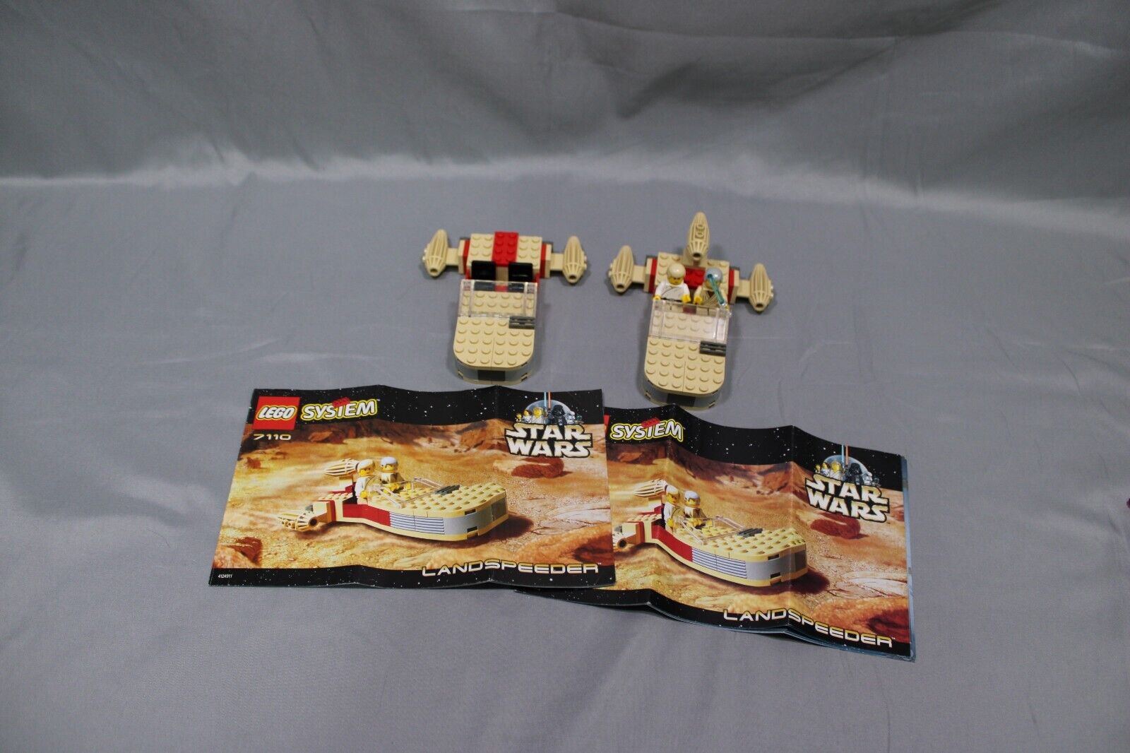 Two LEGO Star Wars: Landspeeder (7110) 1-Complete (J3)
