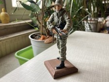 Vecchia statuina in peltro 12 cm - soldato con fucile - completamente in plastica - rappresentazione militare WWM