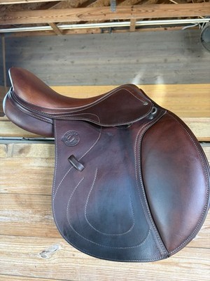 2024 Antares Skylla Jump Saddle 17'' seat 2N Flap T1 Panels EXCELLENT Condition