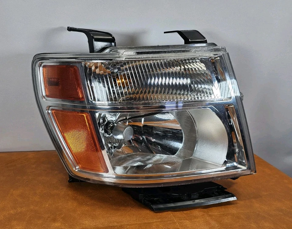 2012-2021 尼桑 NV1500 2500 套装 一对 HALOGEN 头灯 原始设备制造商 二手 #A — 第 4/4 张图片