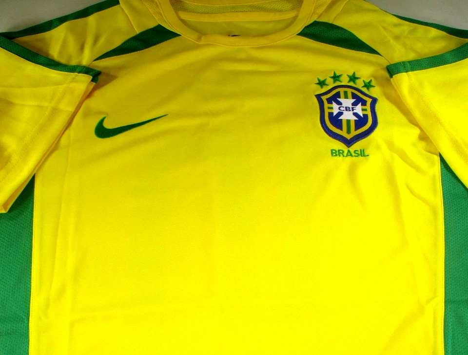 Kaká / Camiseta de fútbol autografiada del equipo de la marca Nike de Brasil local estilo profesional / Beckett Foto 2 de 4
