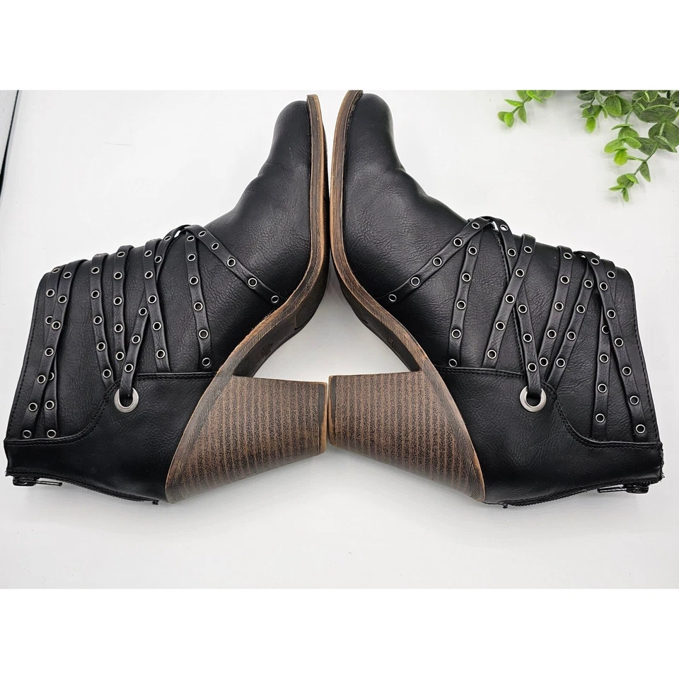 Fergalicious Fergie Windy Black Heeled Ankle Boots Women's 8.5M Studded Straps - Image 4 of 4