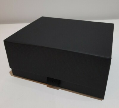 Schwarze Luxus Geschenkbox klein rechteckig zusammengebaut Buch Magnetbox 13x15,5x7cm