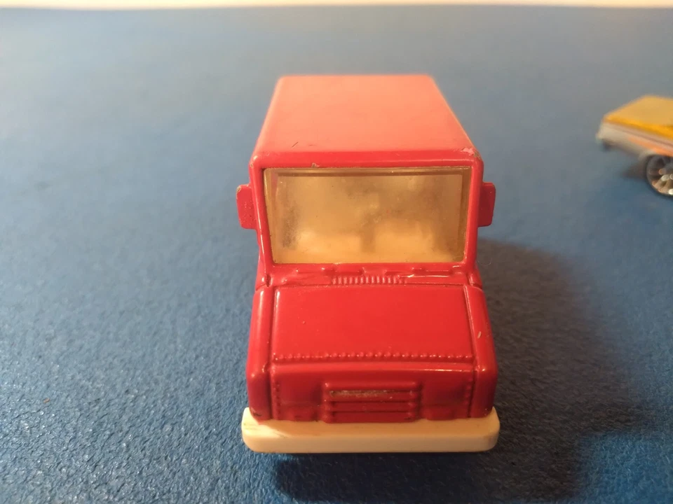 Vintage 1999 Matchbox Delivery Service Truck 1:68 Die Cast Spongebob Squarepants - Image 3 of 4