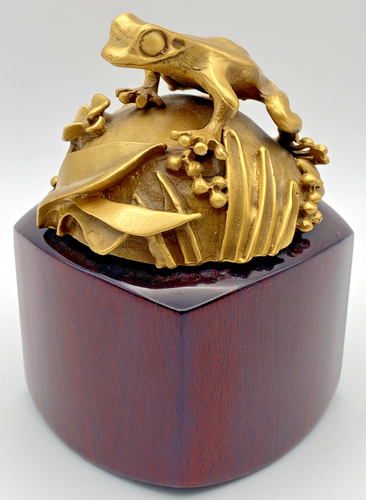 Karen Callan - Brass Frog Top on Rosewood Box - 第 1/15 張圖片