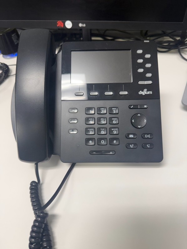 USED Digium D65 6 Line Color Display Black IP Phone Sangoma 1TELD065LF