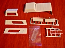 AMT 1963 Ford F-100 Pickup Camper 1/25