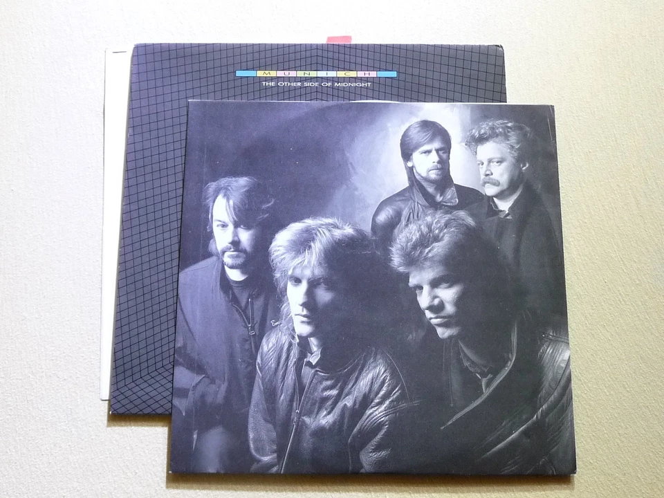 Munich – The Other Side Of Midnight (Promo + Promo-Sheet, Grey Vinyl, Unpl.) - Bild 4 von 4