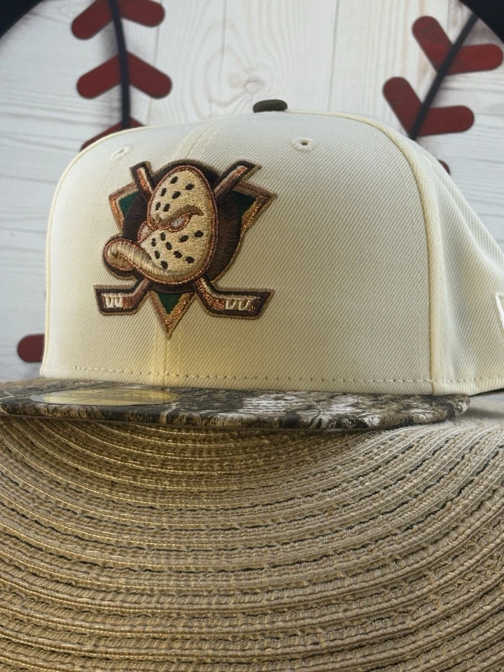 Anaheim Mighty Ducks 7 3/4 Máscara Metálica Dorada Gris UV 59FIFTY 🔥 🦆 Foto 4 de 4