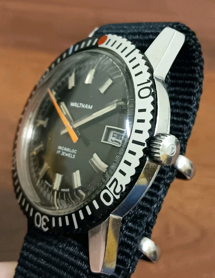 WALTHAM INCABLOC 17 JEWELS MECHANICAL VINTAGE MENS DIVER WRIST WATCH STAINLESS - Image 4 of 4