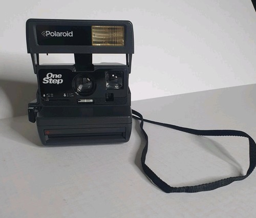 Vtg Polaroid One Step 600 Instant Film Camera With Strap (UnTested)