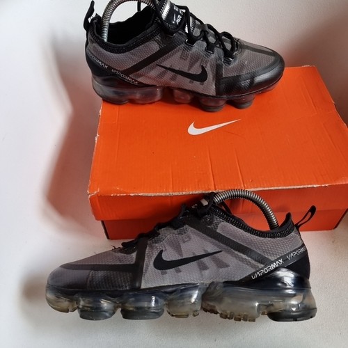 Nike Vapormax Boys Trainers Size 5.5 Junior Sneakers max 270 react Zoomx