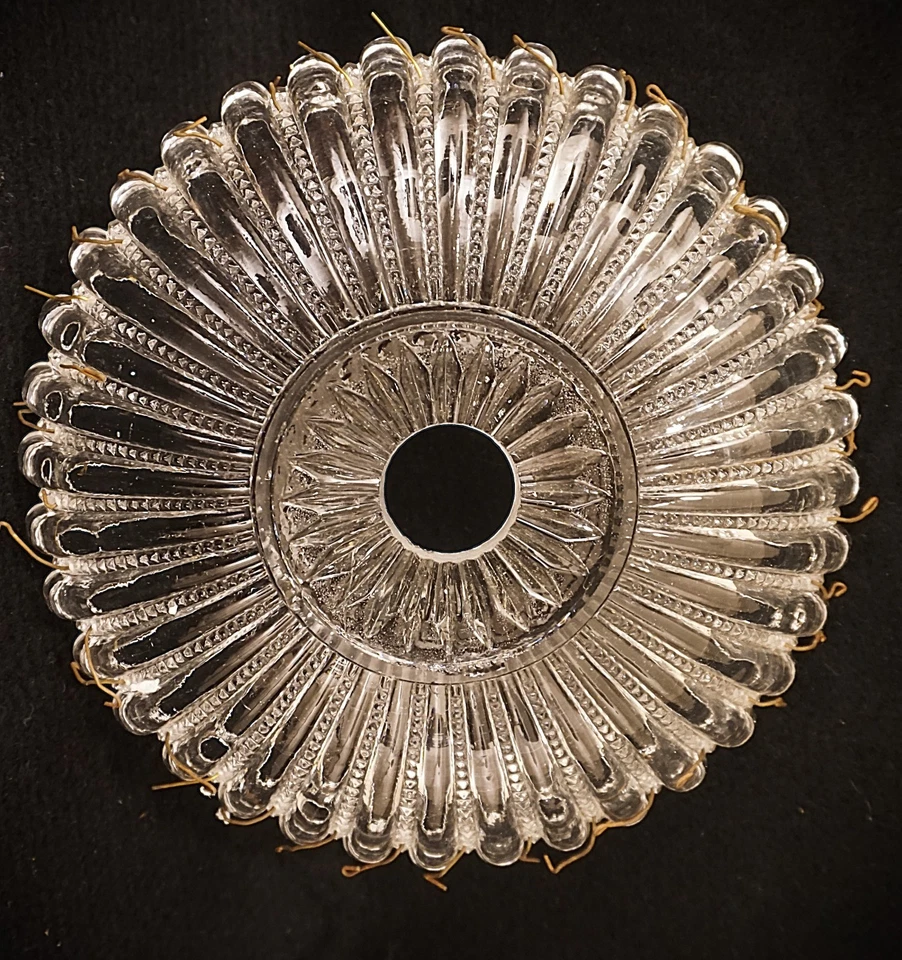 Araña de Baccarat Cristal Cuerpo Central Plato Parte 8.75" Ancho Foto 3 de 4