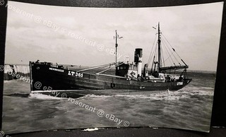 vintage Lowestoft Trawler " LT 365 Merbreeze " old photo 14 by 9cm