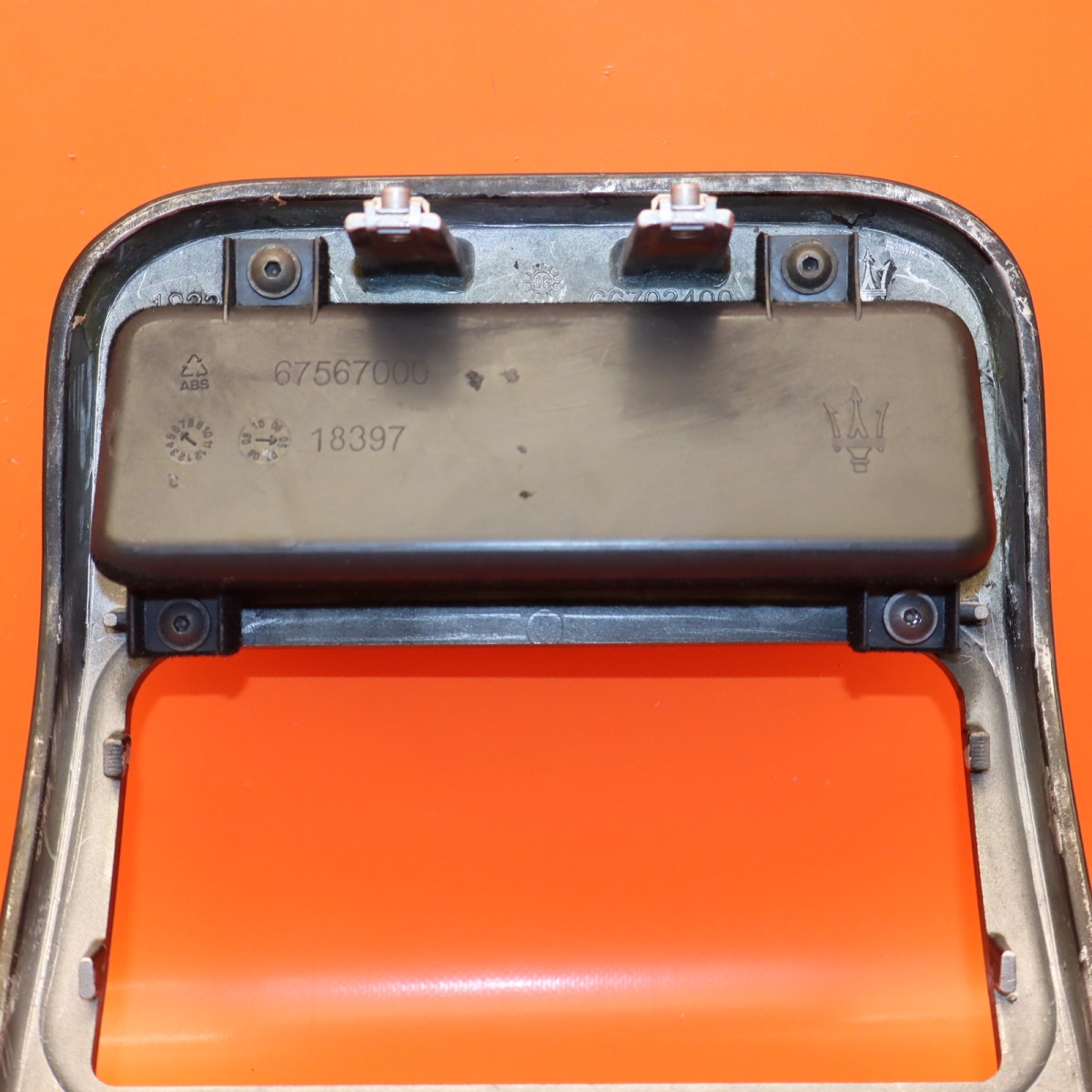 MASERATI QUATTROPORTE CENTER CONSOLE REAR 2003-2008 2009 2010 2011 2012 67567000