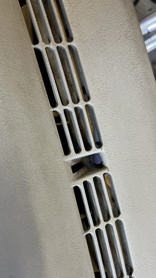 Salpicadero gris Chevy Silverado C3500 95-00 Foto 3 de 4