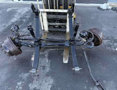2019 PETERBILT 579 MERITOR FRONT AXLE ASSEMBLY WITH DRUM BRAKES