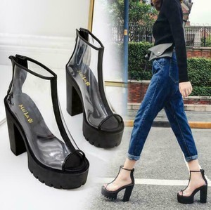 trendy platform shoes