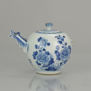 18C Chinese Porcelain Qianlong /Yongzheng Blue And White Teapot Rooster