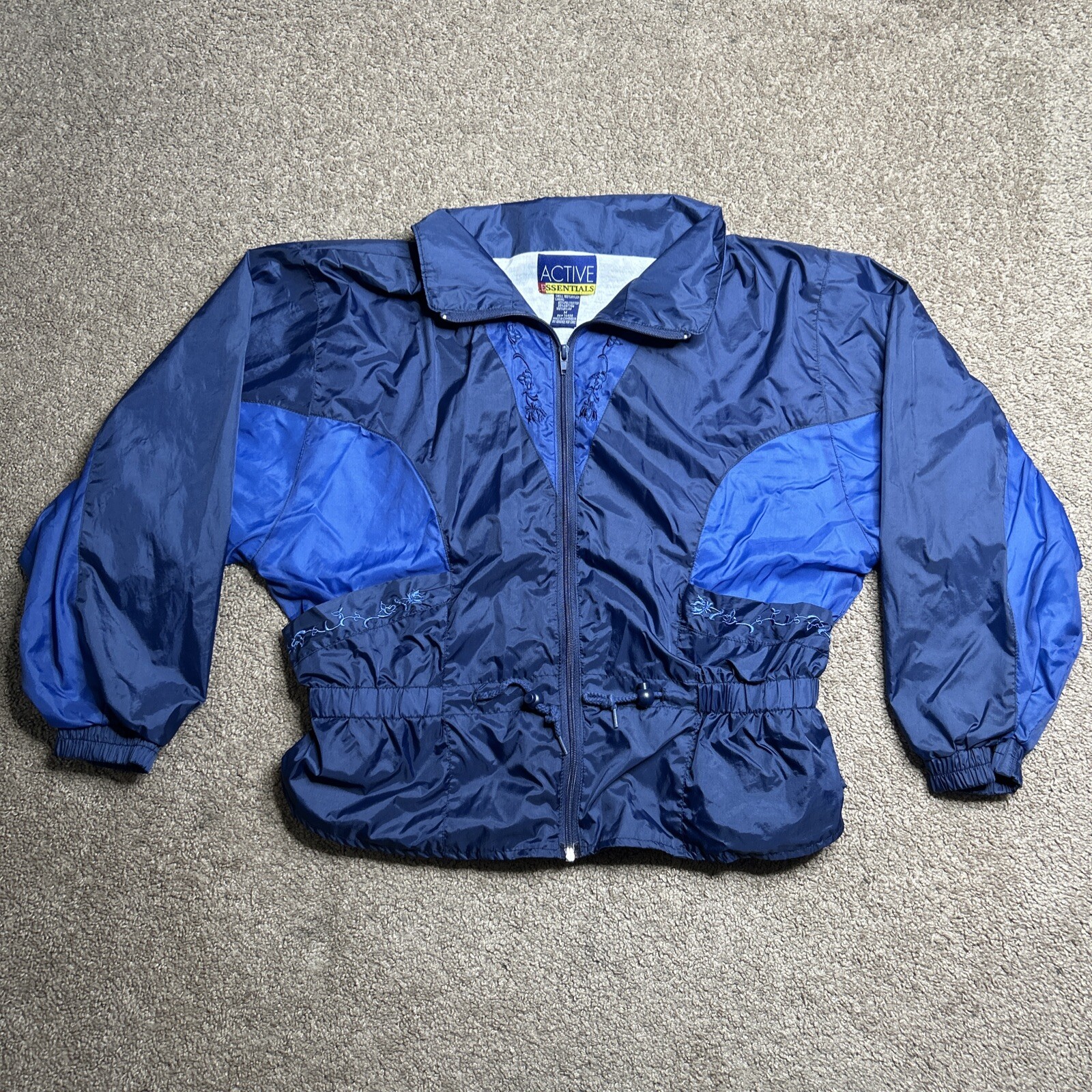 Women’s Medium Active Essentials Vintage Embroide… - image 1