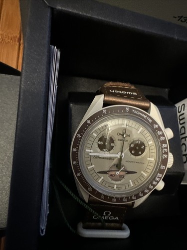 Swatch x Omega Bio Ceramic Moonswatch Mission to Saturn - SO33T100 - Brand New - Picture 2 of 3