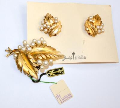 New Original Tag TRIFARI Crown Gold Tone Faux Pearls Set Brooch Clip-On Earrings
