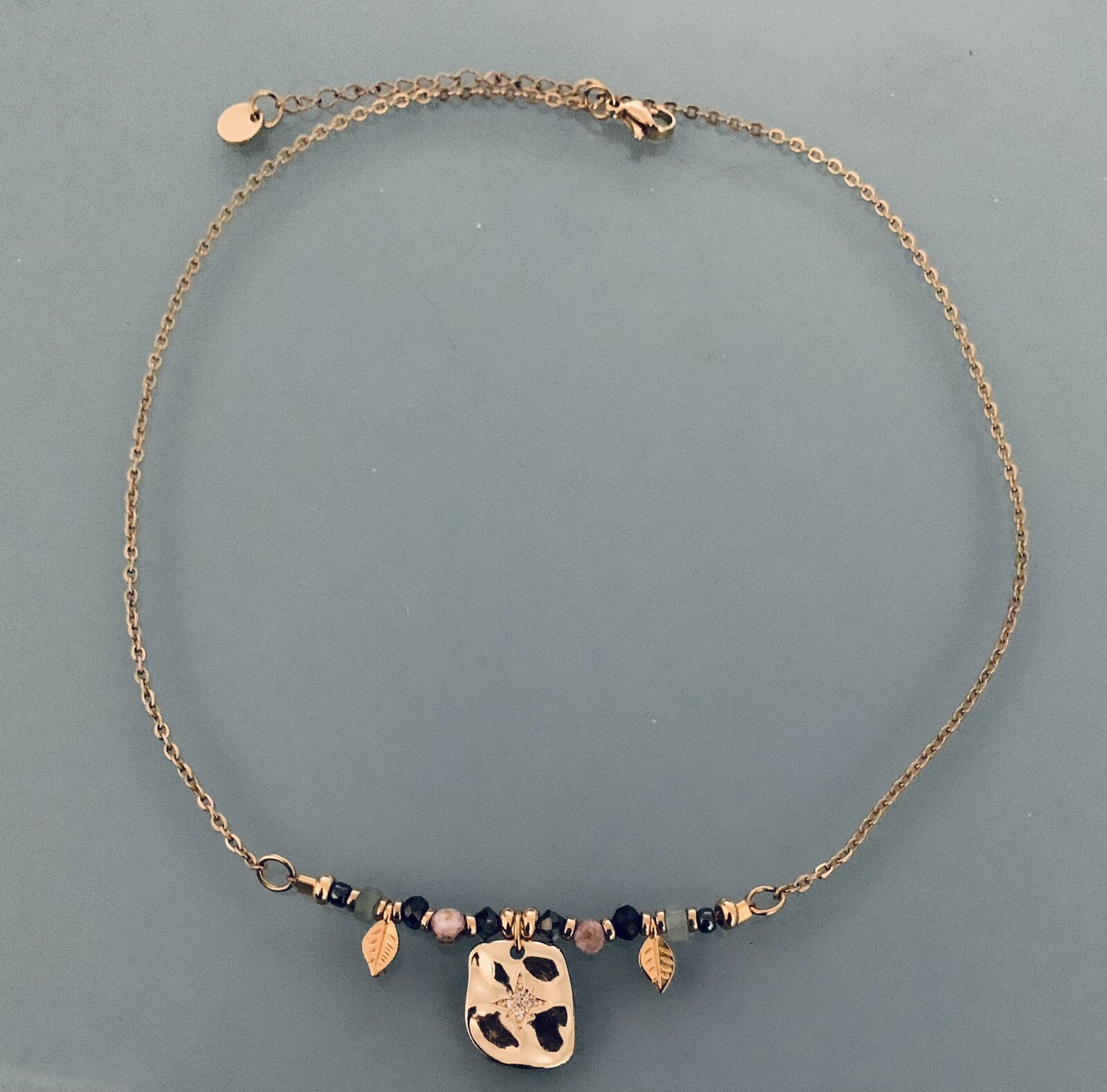 Collier ras de cou surfeur amulette plaqué or 24 K pour femme