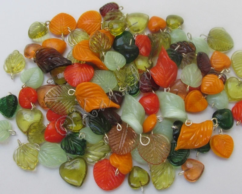 Осенние листья стеклянная смесь - 50 шт. оптовая продажа зеленые, коричневые стеклянные подвески CM4694 - Изображение 3 из 4