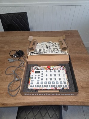 elektron model samples with or without stickers