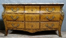 Rare et très importante commode galbée style Louis XV en marquéterie vers 1880
