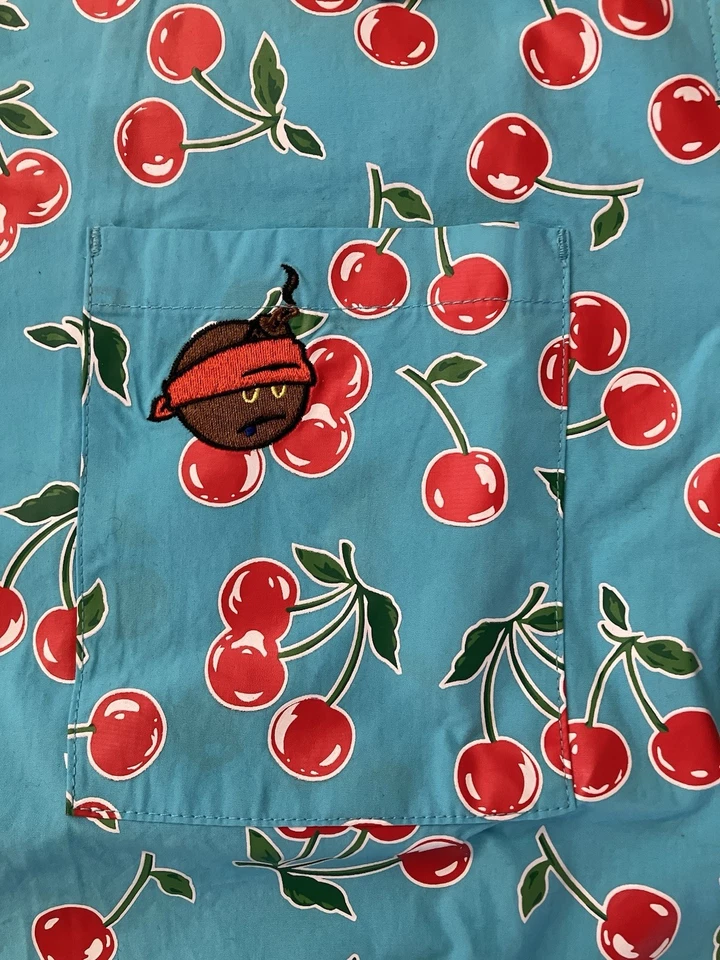 Camisa The Hundreds AOP Cherries Adam Bomb S/S Bolsillo Abotonado L Azul 2022 Foto 3 de 4