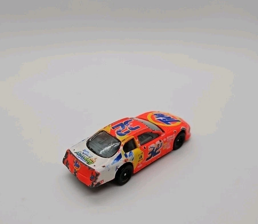 Racing Champions 1:64 Ricky Craven #32 Tide 2002 Taurus Foto 4 de 4