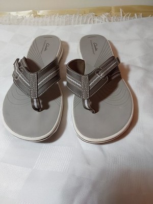 Clarks Cloud Steppers Sandals Womens 10 Gray Slip On Thong Sandals