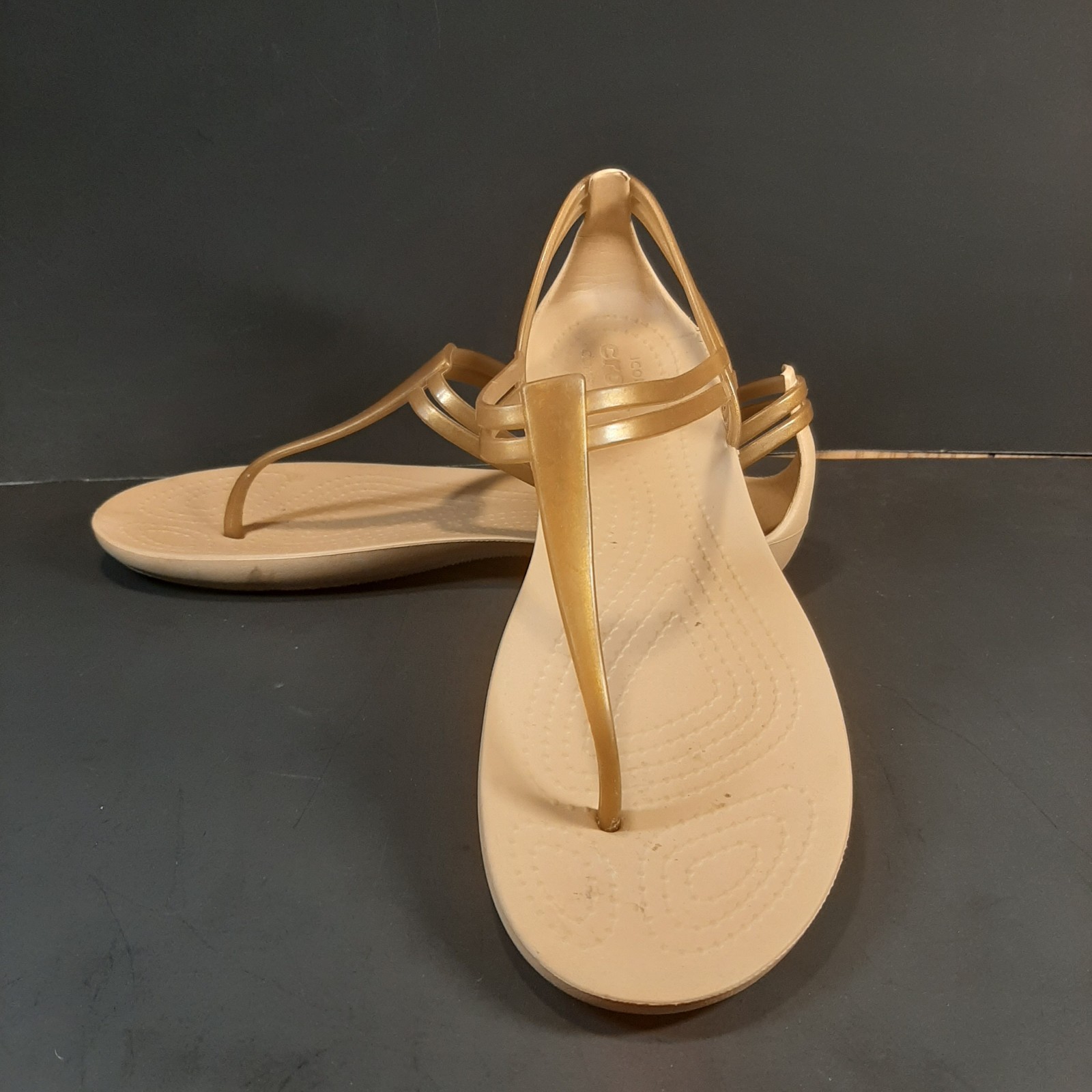 Crocs Women's Isabella T-Strap Slip On Comfort Sandals Bronze Tan Size 7 W