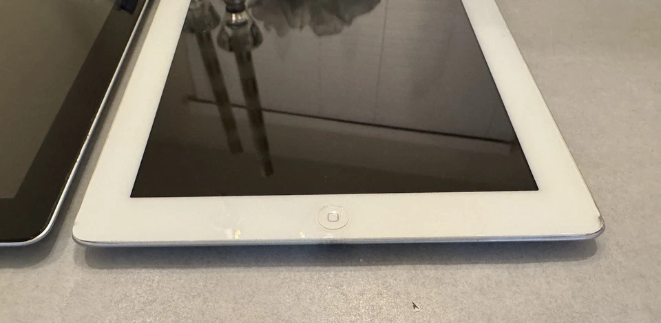 Apple iPad 4th Gen A1458 16GB WIFI Black,White Very Good LOT X 5 - Image 4 of 4