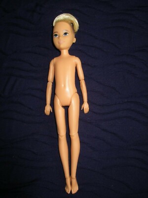 Barbie Type Puppe Creatable World Collection GGT67 blonde gewellte Haare NUR PUPPE DOLL